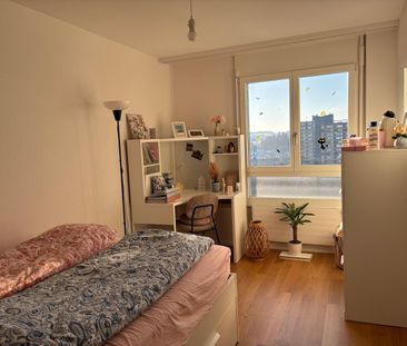 Living above the rooftops of Bümpliz Stylish 3.5-room apartment wit... - Photo 1