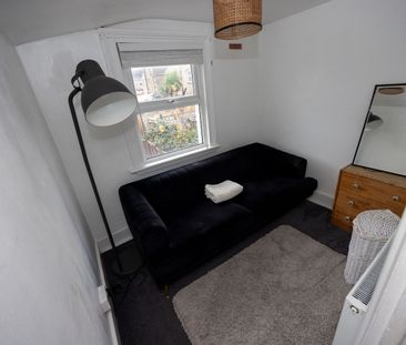 4 Bed Semi-Detached House, Rainton Road, SE7 - Photo 4