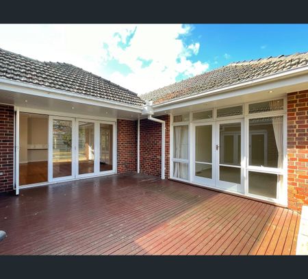 54 Fairmont Avenue, Camberwell, Vic 3124 - Photo 2