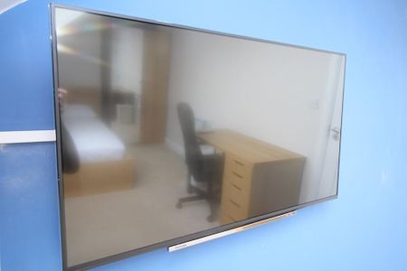 1 bedroom in a house share to rent - Photo 4