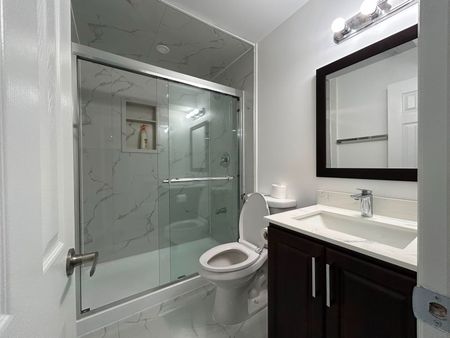 For Lease - 28 Meadowglen Boulevard, Halton Hills, Ontario - Photo 3