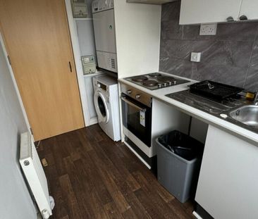 Flat 4, Irwin Approach, Halton, Leeds, LS15 0DW - Photo 5