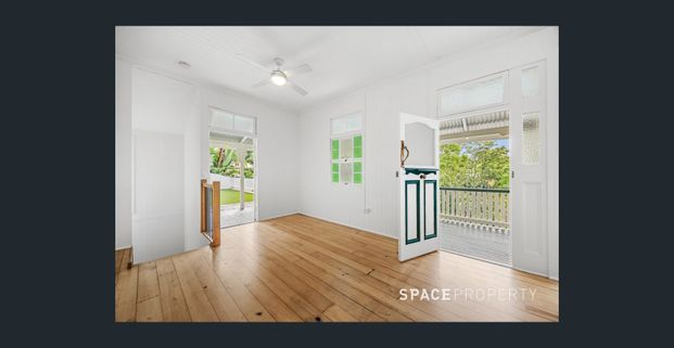 Contemporary Three Bedroom Home with Study in Sought-After Toowong - Photo 1