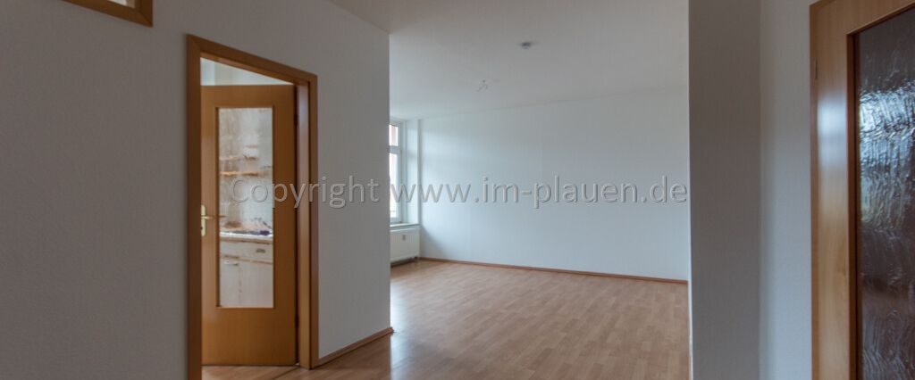 Balkon, EBK, Gäste-WC, Hochparterre - 3 Zimmerwohnung in Haselbrunn von Plauen zur Miete - Photo 1