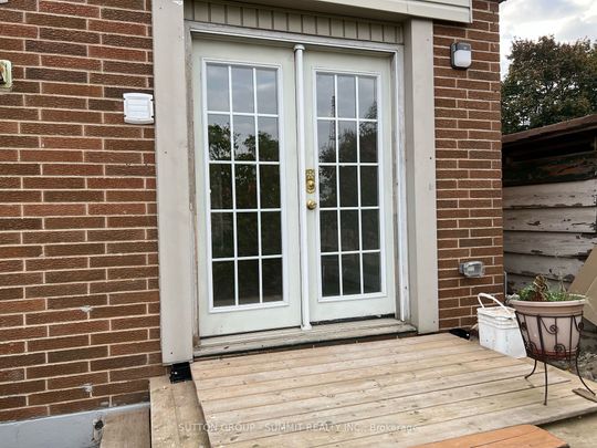 Detached Home For Lease | X7232818 - Photo 1