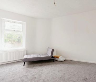 3 bedroom end of terrace house to rent - Photo 6