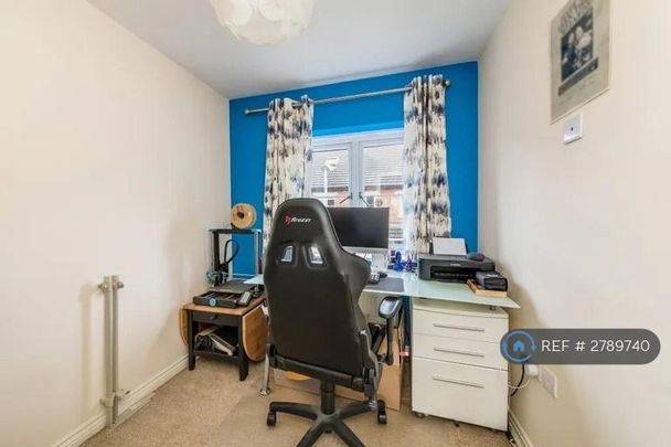 3 bedroom semi-detached house to rent - Photo 1