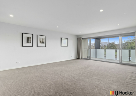 Experience Modern Comfort and Unmatched Convenience - Photo 3