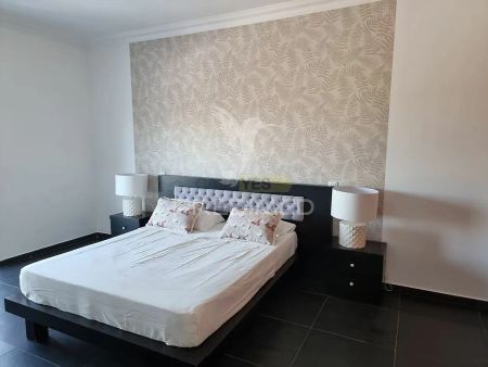 House T4 in Quelfes, Olhão - Photo 3