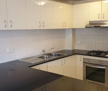 TWO BEDROOM APARTMENT!! - Photo 4