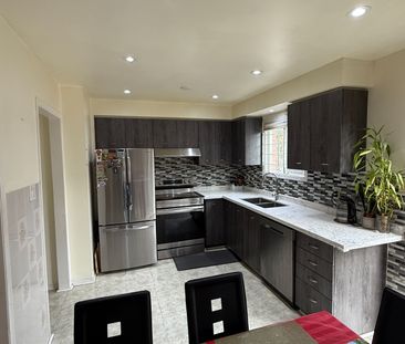 For Lease - 2 Ketchum Crescent Unit# MAIN &SECOND FLOOR, Markham, O... - Photo 3