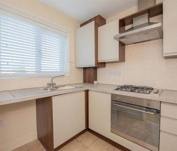 2 bedroom semi-detached house to rent - Photo 5