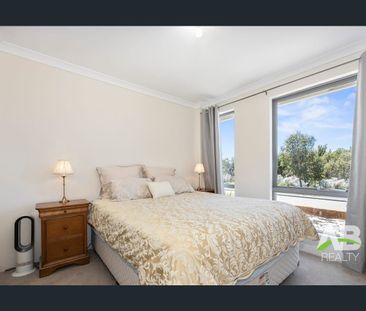 Low-Maintenance Living in a Convenient Location - Photo 5