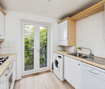Greenhaven Drive, London, SE28 8FU - Photo 5