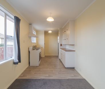 Charming 3-Bedroom Family Home in a Lovely Cul-de-Sac - Photo 6