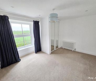 4 bedroom detached house to rent - Photo 4