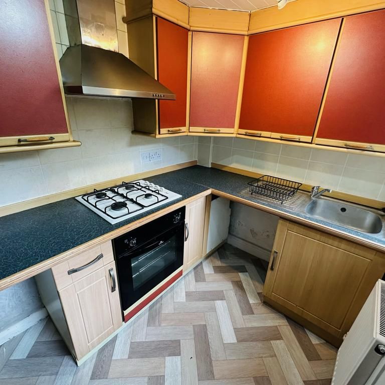 2 bedroom terraced house to rent - Photo 1