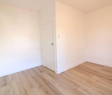 4 bedroom semi-detached house to rent - Photo 6