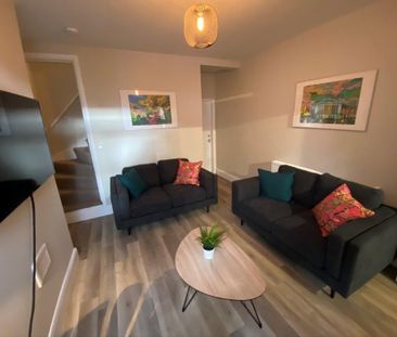 4 bedroom terraced house to rent - Photo 4