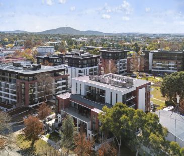 Executive Parkside Apartment Moments from Manuka Village - Photo 1