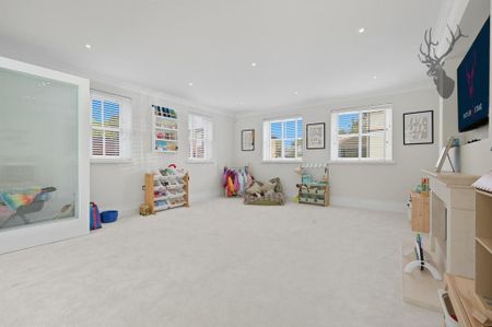 6 bedroom detached house to rent - Photo 2