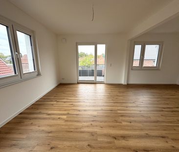 Erstbezug nach Sanierung! Moderne 3-Zimmer-Wohnung mit Balkon in Et... - Foto 1
