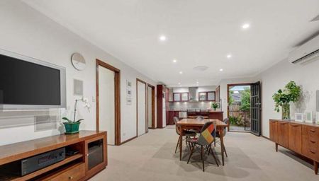 2/31 Iris Road, Glen Iris VIC 3146 - Apartment For Rent | Domain - Photo 3
