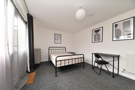 Wisden Road, Stevenage, SG1 - Photo 2