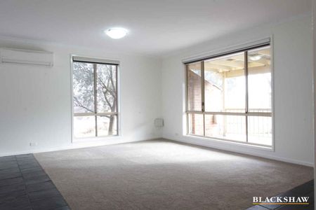 CUL-DE-SAC LOCATION - Photo 2
