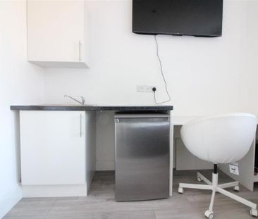 10 bedroom house share to rent - Photo 4