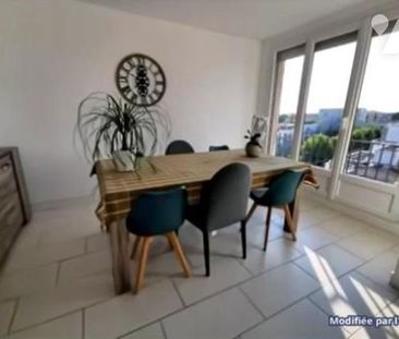 A LOUER REIMS, PROCHE CENTRE APPARTEMENT DE TYPE 4 MEUBLE, AVEC PAR... - Photo 5