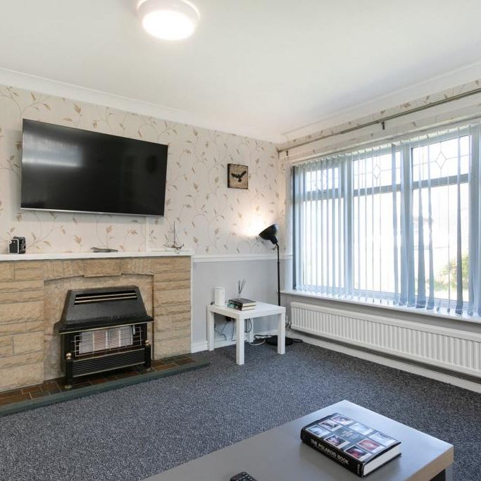 3 bedroom semi-detached house to rent - Photo 1