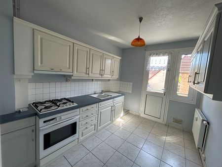 Location Appartement 4 pièces 84m² - Photo 4