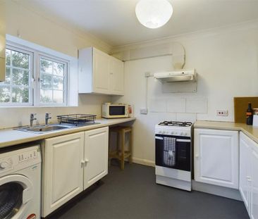 4 bedroom apartment to rent - Photo 4