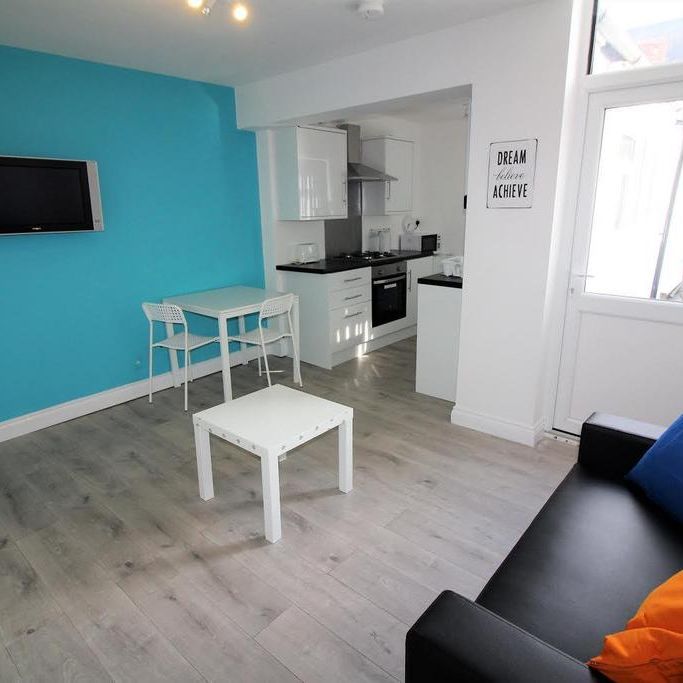 2 bedroom apartment to rent - Photo 1