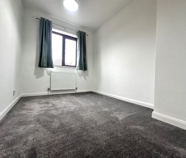 Chetwynd Mead, Bampton - Photo 4