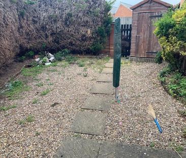 3 bedroom semi-detached house to rent - Photo 6