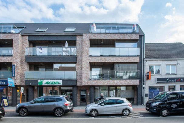 DAKAPPARTEMENT MET 2 SLAAPKAMERS EN TERRAS - Photo 1