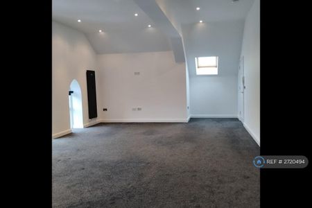 2 bedroom flat to rent - Photo 2