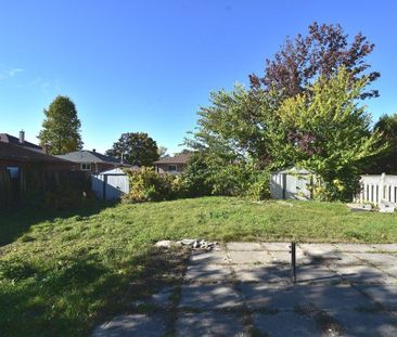 For Lease - 152 Eastmount Street, Oshawa, Ontario - Photo 2