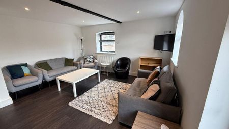 4 bedroom apartment to rent - Photo 2