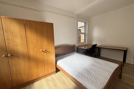 Regent Street - Photo 2