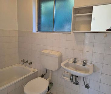 Top floor apartment boasting a prime position in the heart of Summer Hill. - Photo 3