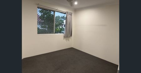 Updated unit - lots of natural light - views towards the city - Photo 5