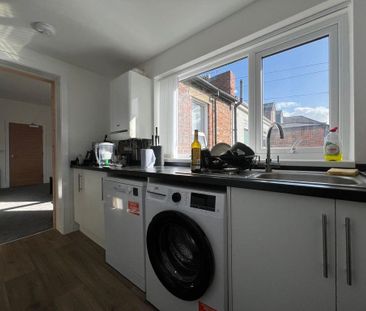 1 bedroom in a flat share to rent - Photo 6