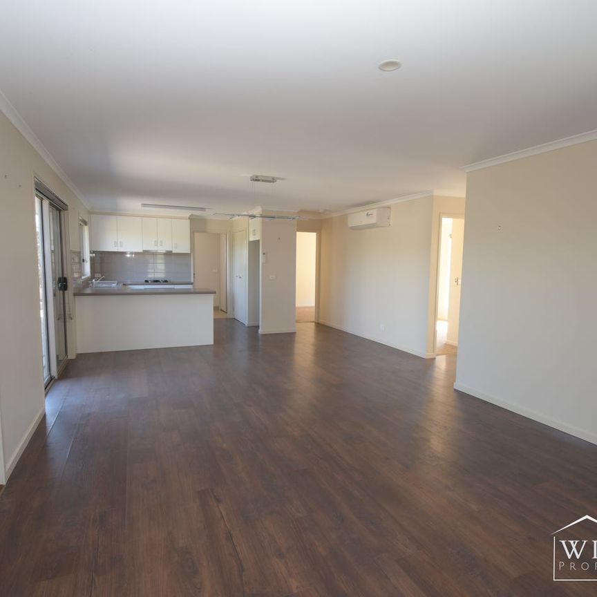 Charming Family Home - - Photo 1