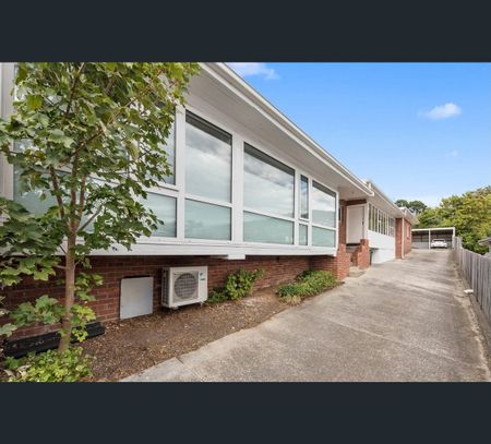 2/3 Watkins Avenue, West Hobart, Tas 7000 - Photo 2