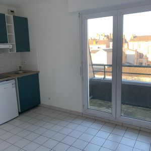 Location Appartement 1 pièce 19m² ORLEANS 45000 - Photo 2