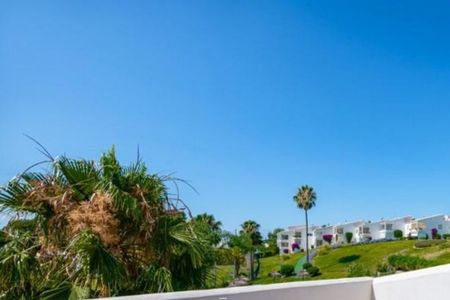 3 bedroom luxury Flat for rent in Nueva Andalucia, Andalusia - Photo 3