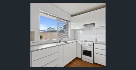 Immaculately Presented One Bedroom Unit - HOME OPEN Wed 26th Nov 4.40-5pm - Photo 3